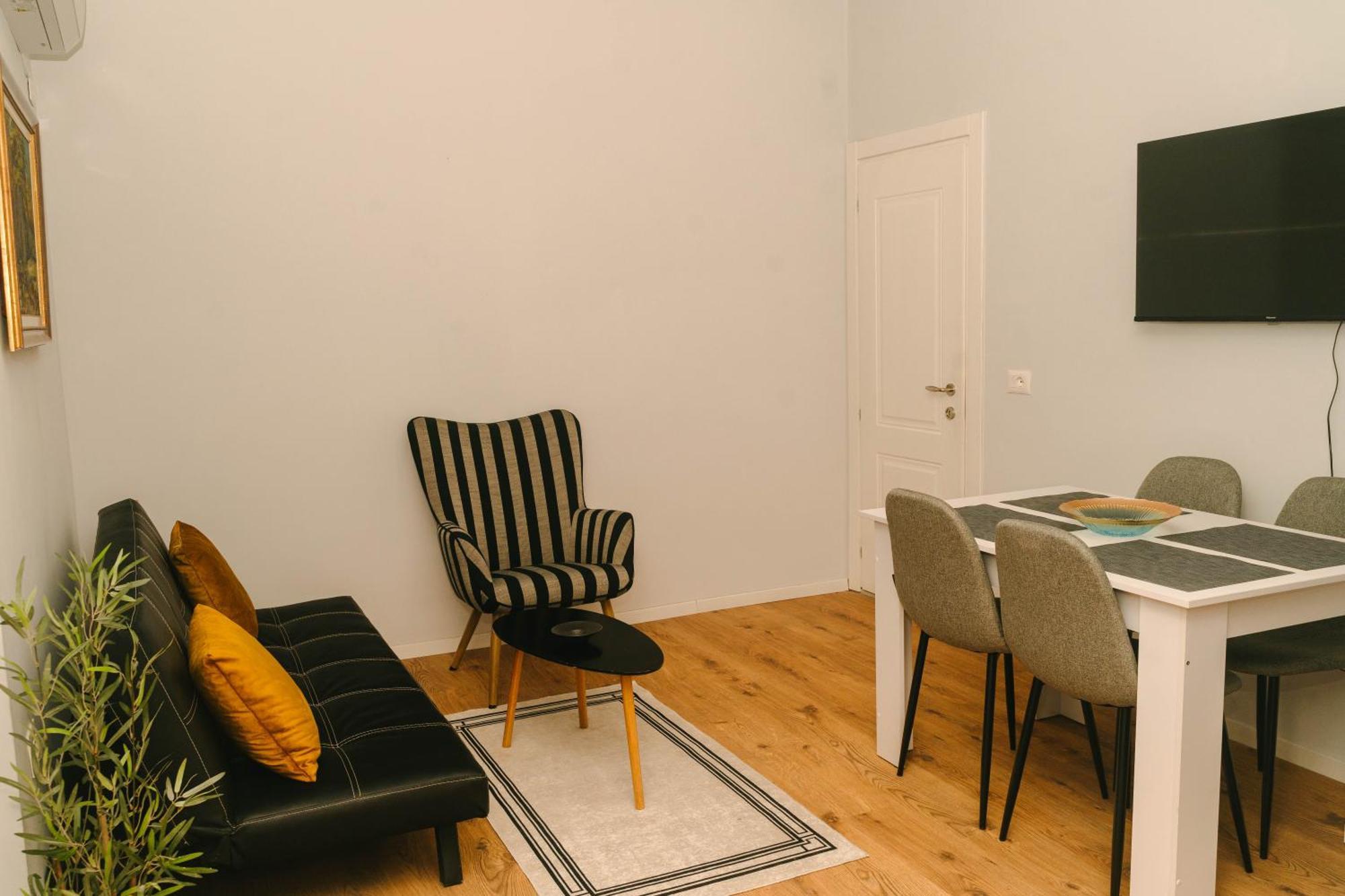 Flat In Heart Of