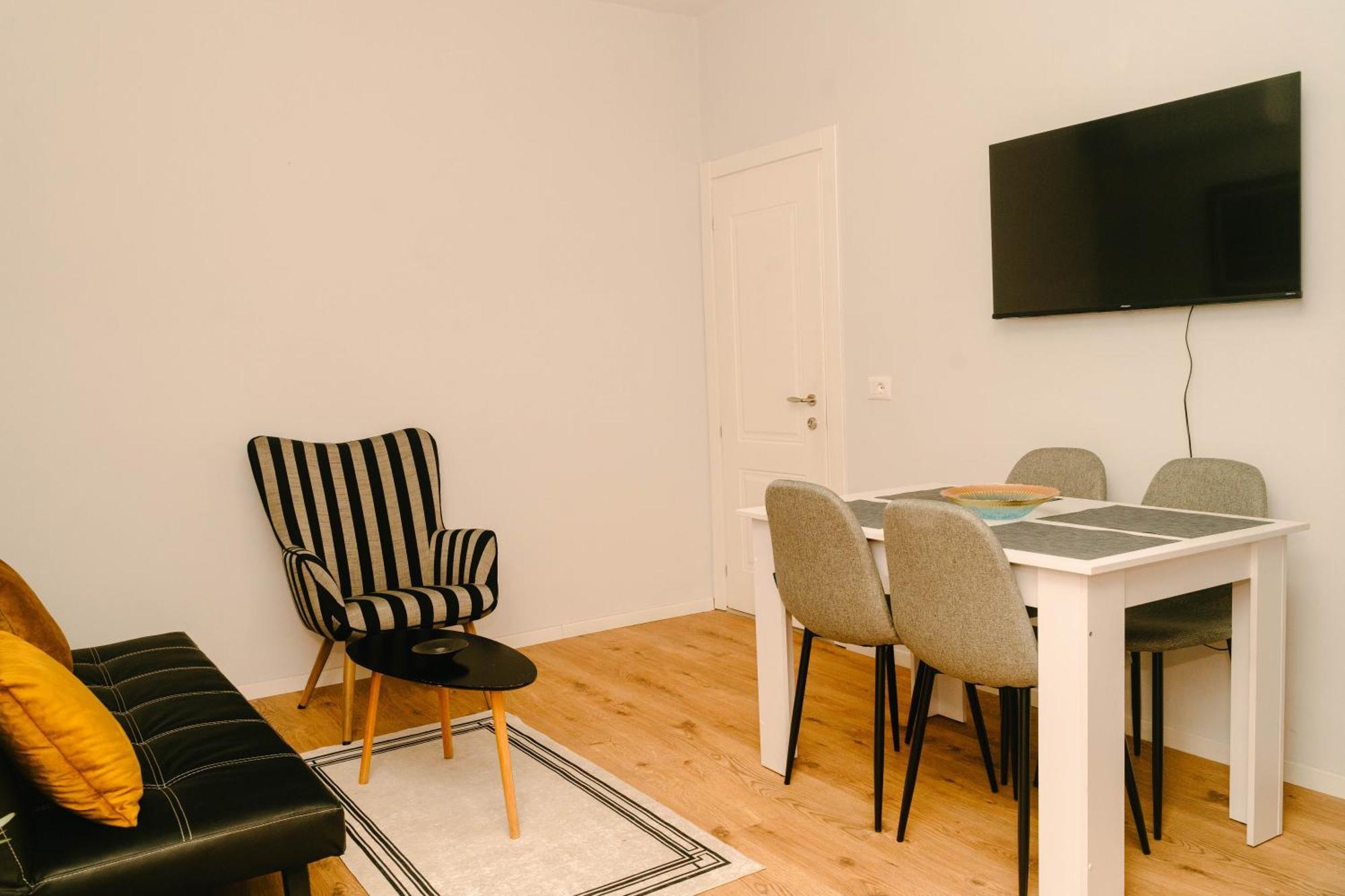 Flat In Heart Of Appartement Tirana